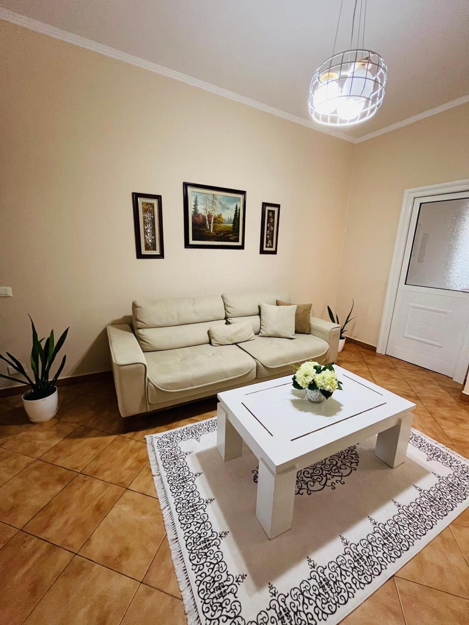 Iljazi'S Apartaments Vlorë 外观 照片