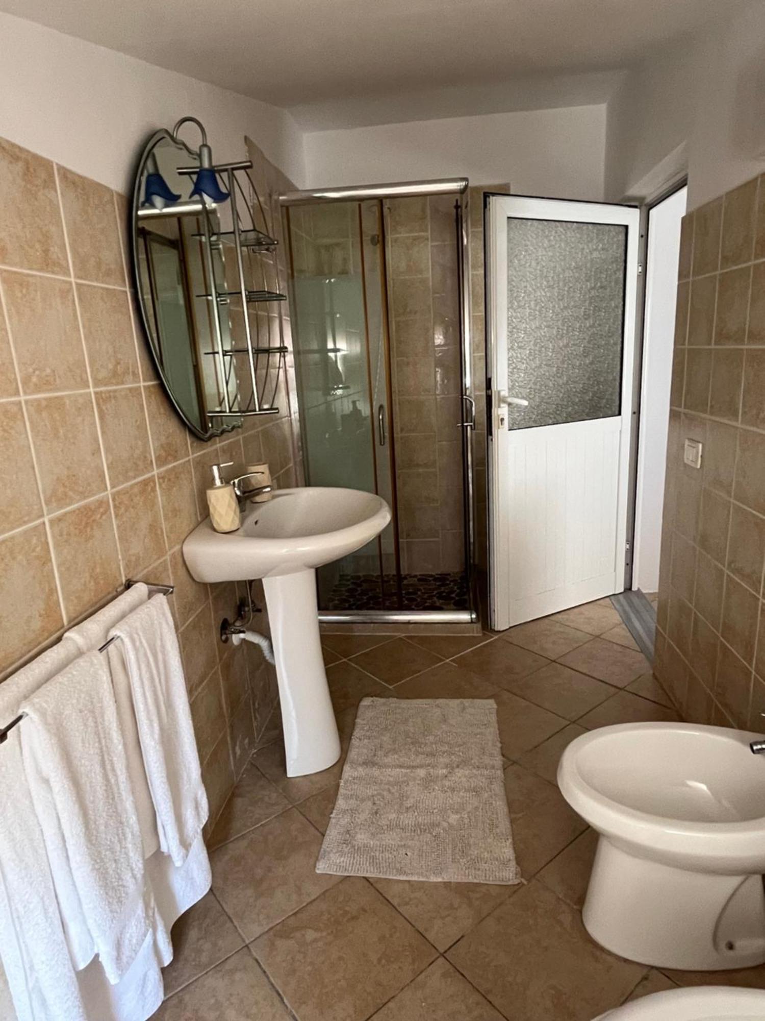 Iljazi'S Apartaments Vlorë 外观 照片